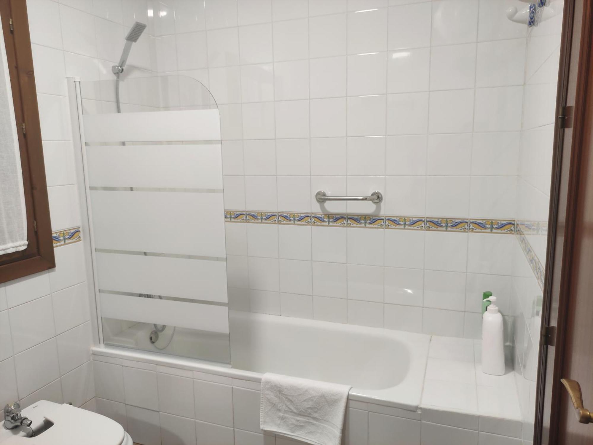 Entretorres. Casa-Duplex En Centro Historico. Apartment การ์โมนา ภายนอก รูปภาพ